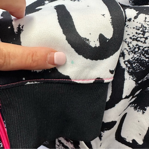 NWOT, Under Armour, Women’s Sz Large Hooded Semi-Fitted Jacket, Sz Large - Picture 16 of 16